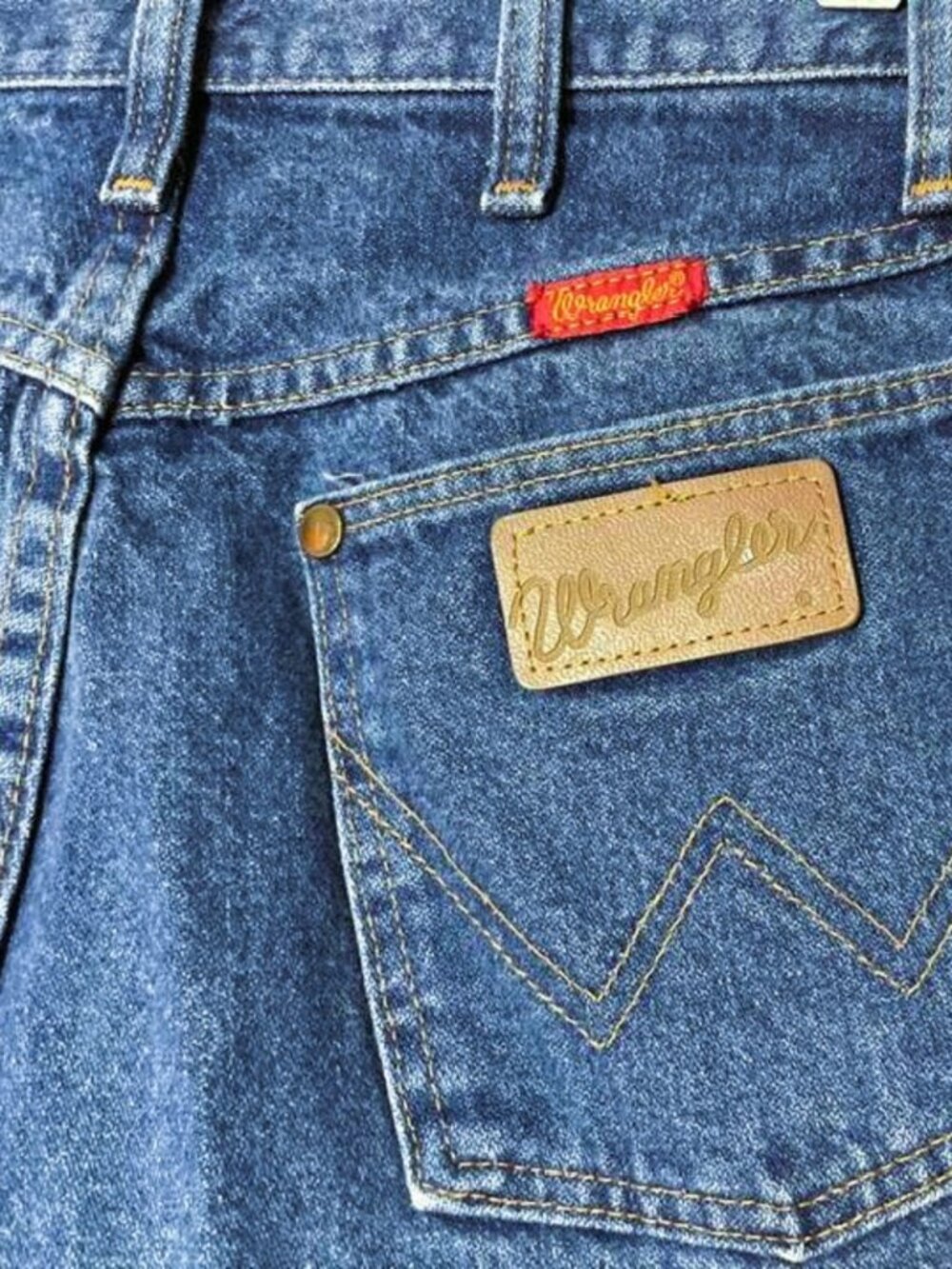 Wrangler High Waisted Distressed Denim Cutoff Shorts Size 7 Made in USA - Picture 4 of 10